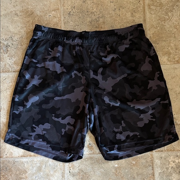 Tek Gear Black and Gray Basketball Shorts - Picture 1 of 4